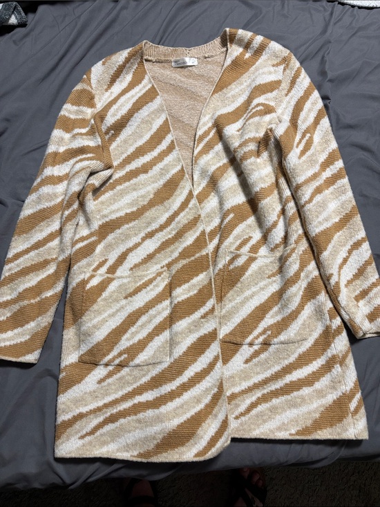 89th & Madison Sweaters - 89th & Madison Tan and Cream Knit Sweater Top